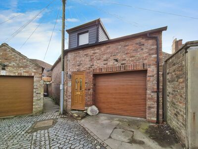 Poppleton Road, 2 bedroom Semi Detached House to rent, £1,150 pcm