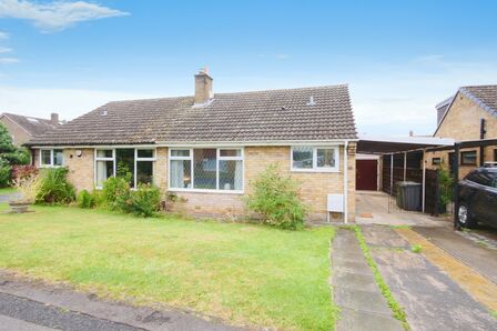 Arundel Grove, 2 bedroom Semi Detached Bungalow for sale, £260,000