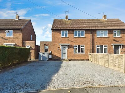 Chapelfields Road, 3 bedroom Semi Detached House to rent, £1,350 pcm