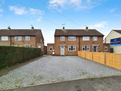 Chapelfields Road, 3 bedroom Semi Detached House to rent, £1,300 pcm