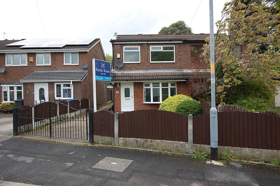 Main image of 3 bedroom Semi Detached House to rent, Sharon Close, Ashton-under-Lyne, Greater Manchester, OL7