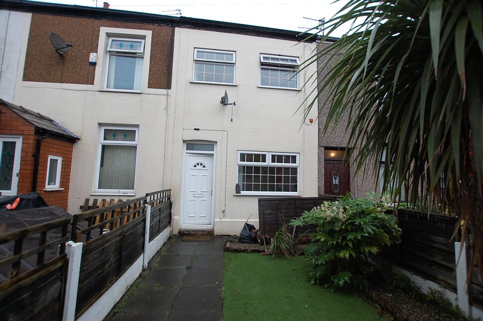 3 bedroom Mid Terrace House for sale