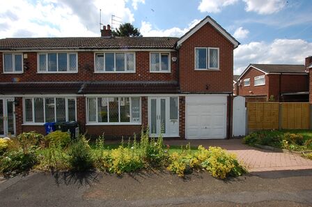 4 bedroom Semi Detached House for sale