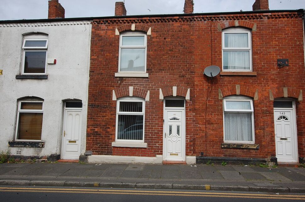 2 bedroom Mid Terrace House for sale