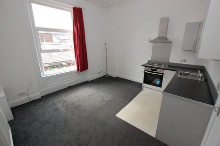 Market Avenue, 1 bedroom  Flat to rent, £650 pcm