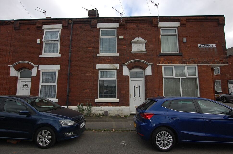 2 bedroom Mid Terrace House for sale