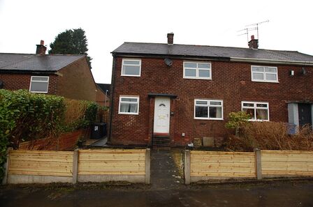 Springs Lane, 3 bedroom Semi Detached House to rent, £1,200 pcm