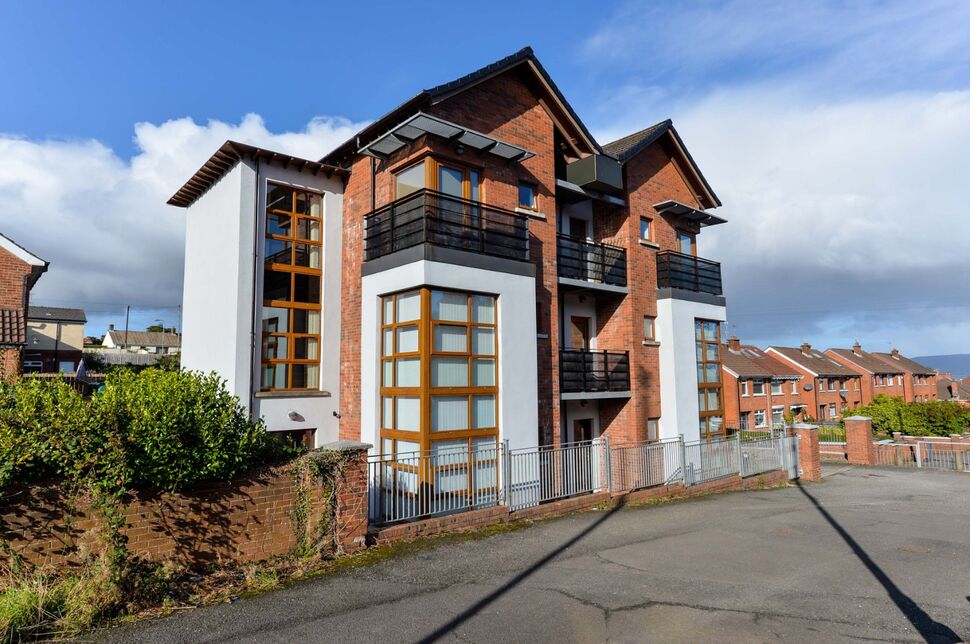 Main image of 3 bedroom  Flat for sale, Ballygowan Road, Belfast, County Antrim, BT5