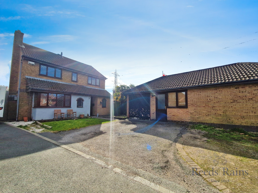 Main image of 4 bedroom Detached House for sale, Turner Avenue, Lostock Hall, Lancashire, PR5