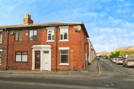 3 bedroom End Terrace House to rent