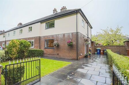 2 bedroom End Terrace House for sale