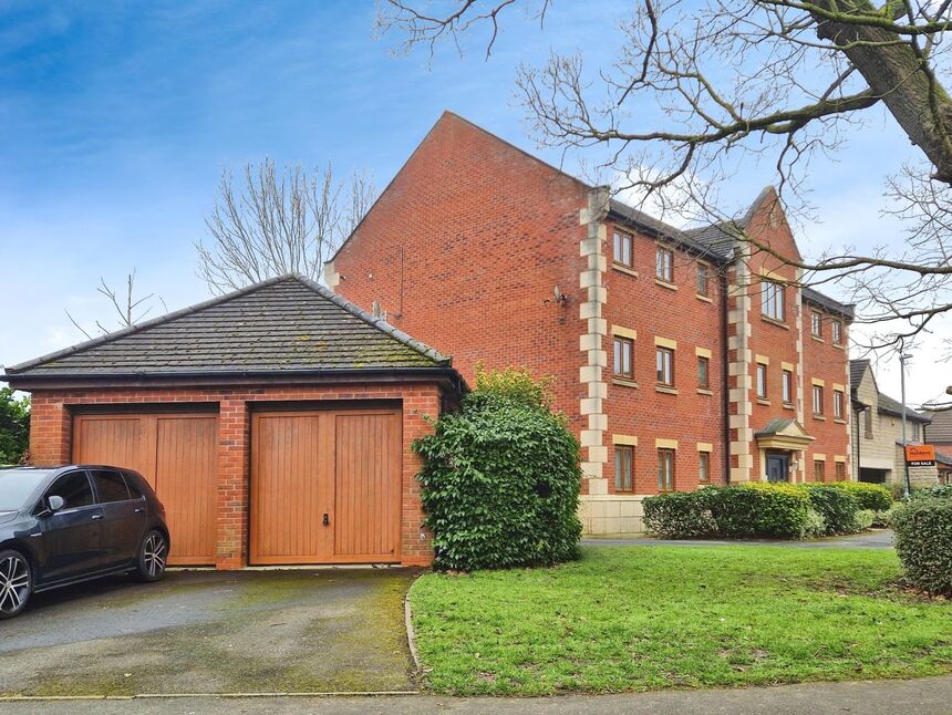 Main image of 2 bedroom  Flat for sale, Abbotts Close, Walton-le-Dale, Lancashire, PR5