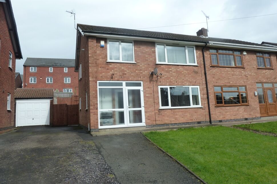 Main image of 3 bedroom Semi Detached House to rent, Meadow Road, Nuneaton, Warwickshire, CV10