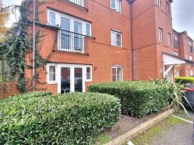 Nuneaton Road, 1 bedroom  Flat for sale, £89,950