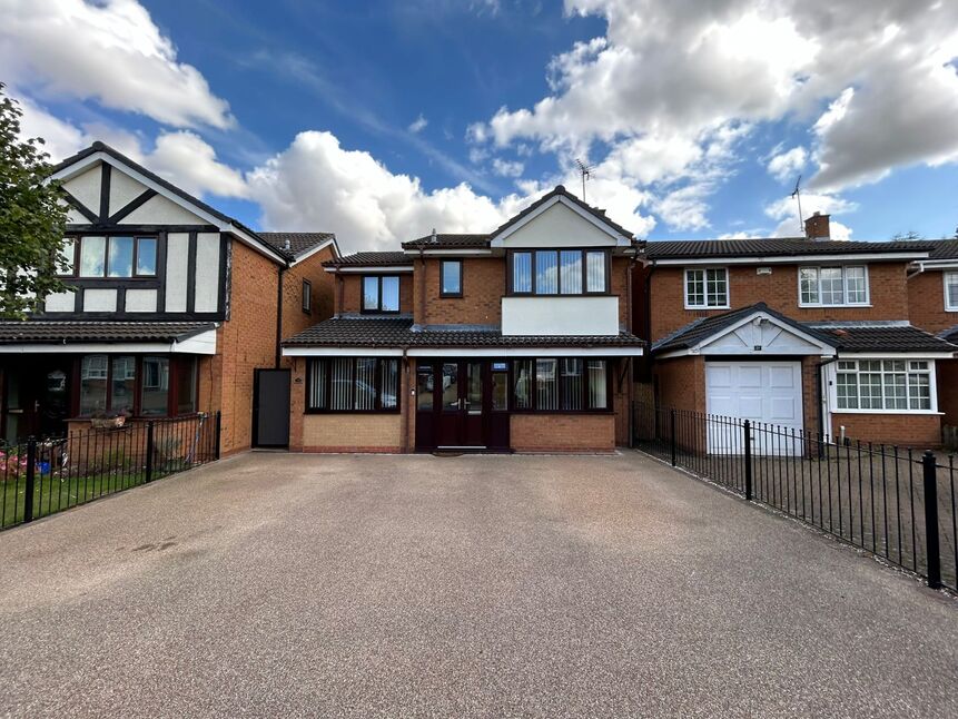 Main image of 4 bedroom Detached House for sale, Tewkesbury Drive, Bedworth, Warwickshire, CV12