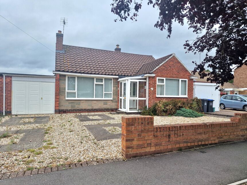 Main image of 3 bedroom Link Detached Bungalow for sale, Greville Road, Kenilworth, Warwickshire, CV8