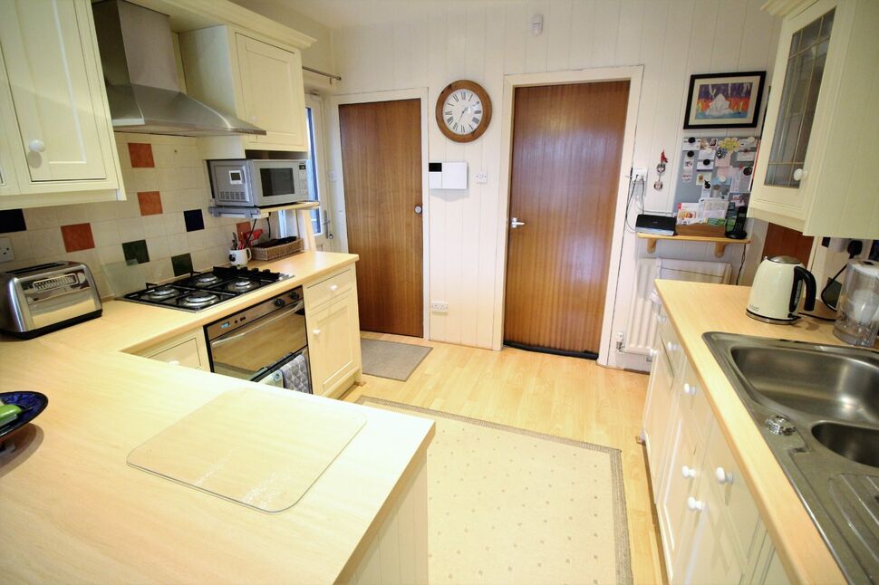 Kitchen / Dining Area