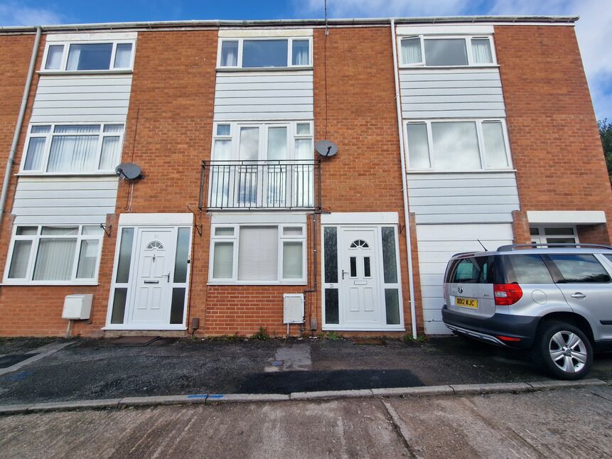 Main image of 3 bedroom Mid Terrace House to rent, Alpine Court, Kenilworth, Warwickshire, CV8