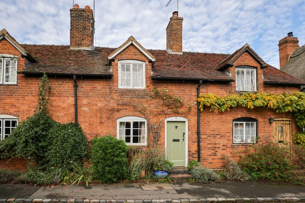 Main image of 2 bedroom Mid Terrace House for sale, Church Lane, Stoneleigh, Warwickshire, CV8