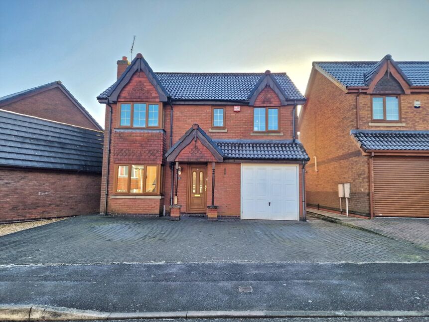 4 bedroom Detached House for sale