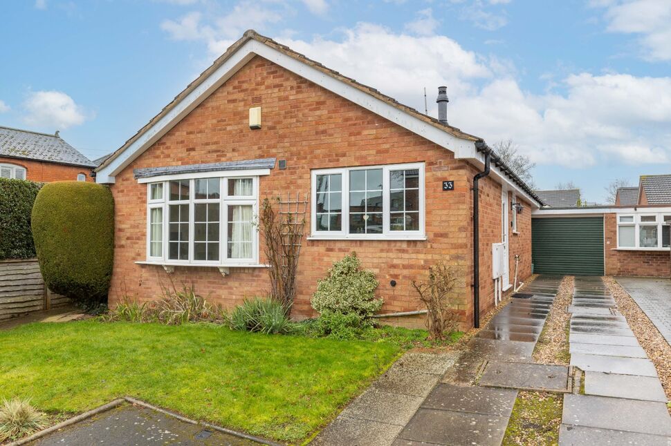 Main image of 2 bedroom Link Detached Bungalow for sale, Wincote Close, Kenilworth, Warwickshire, CV8