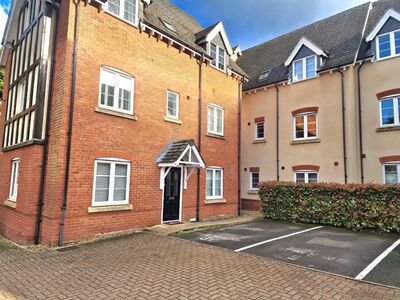 Laneham Place, 2 bedroom  Flat for sale, £190,000