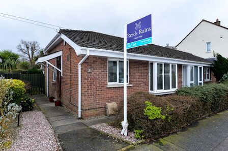 2 bedroom Semi Detached Bungalow to rent