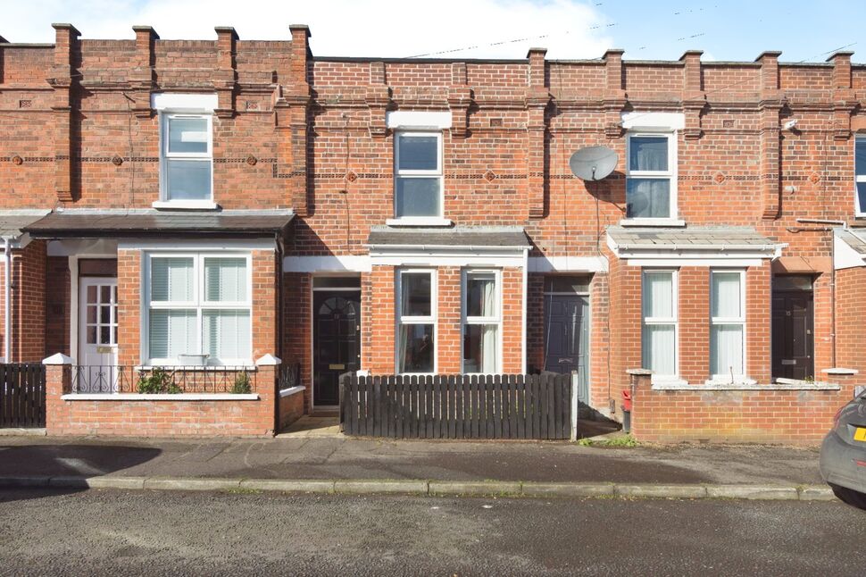 2 bedroom Mid Terrace House for sale