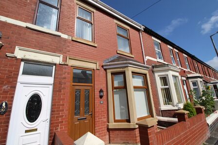 Ash Street, 3 bedroom Mid Terrace House to rent, £850 pcm