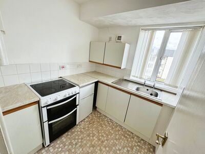 Clifton Drive, 1 bedroom  Flat to rent, £525 pcm