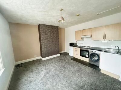 Alexandra Road, 1 bedroom  Flat to rent, £400 pcm