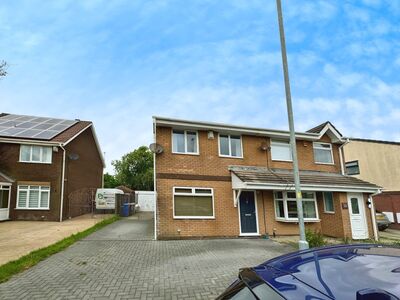 3 bedroom Semi Detached House to rent