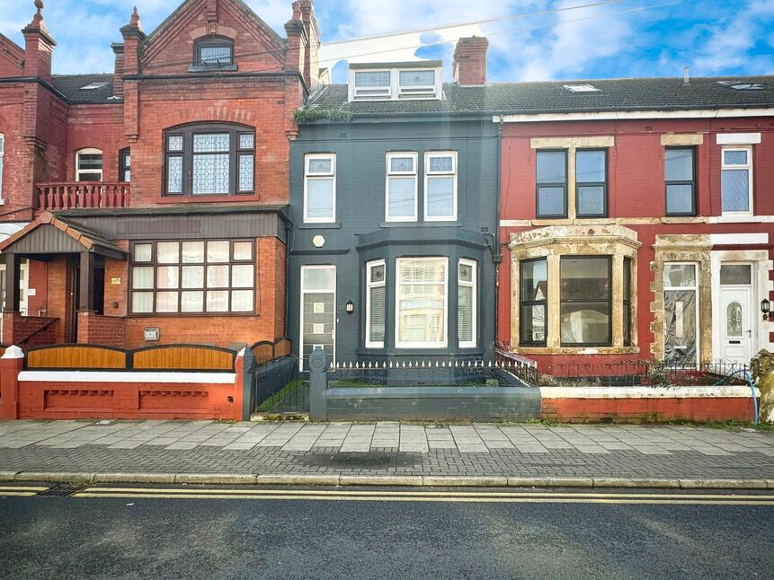 Main image of 6 bedroom Mid Terrace House for sale, Palatine Road, Blackpool, Lancashire, FY1