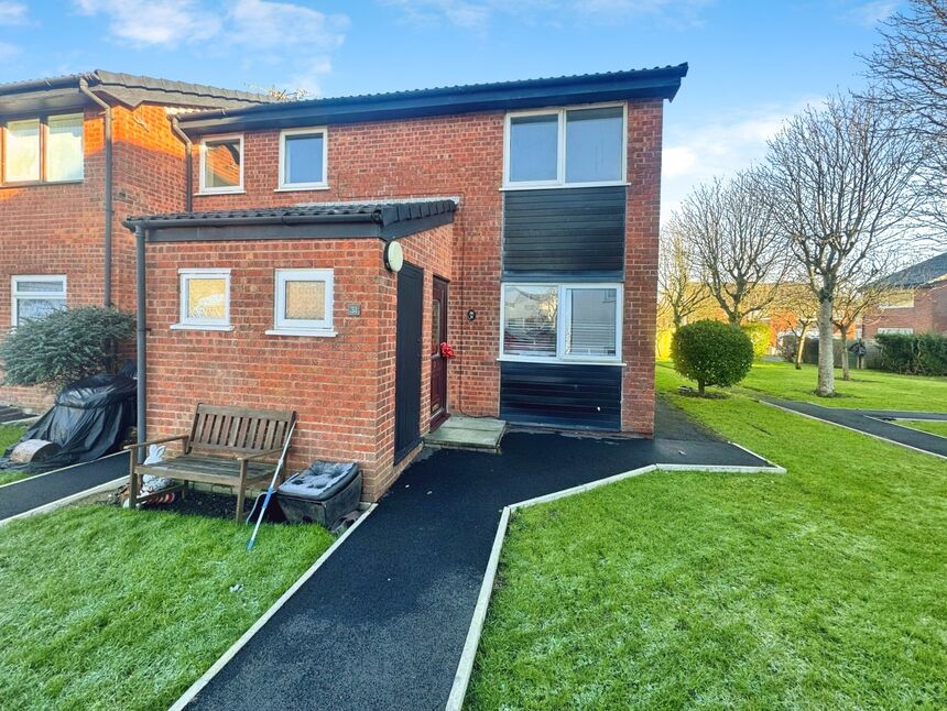 Main image of 2 bedroom  Flat for sale, Brecon Close, Blackpool, Lancashire, FY1