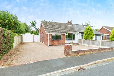 2 bedroom Semi Detached Bungalow for sale