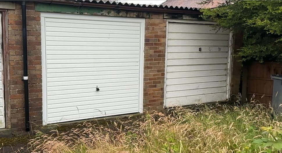  Garage for sale