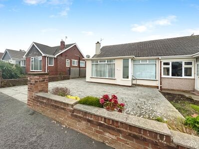 Kirkstone Drive, 2 bedroom Semi Detached Bungalow to rent, £850 pcm