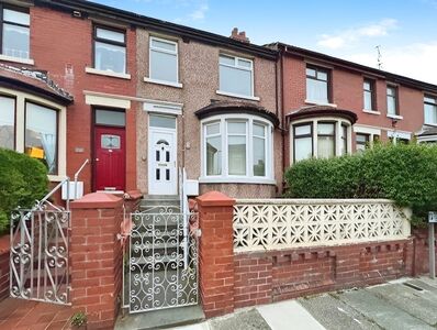 3 bedroom Mid Terrace House to rent