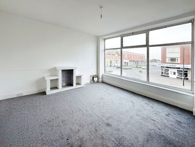 3 bedroom  Flat to rent