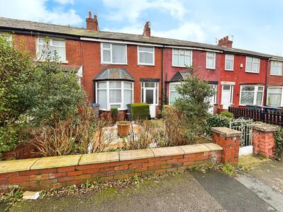 3 bedroom Mid Terrace House for sale