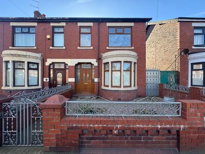 Hawes Side Lane, 3 bedroom Semi Detached House for sale, £85,000