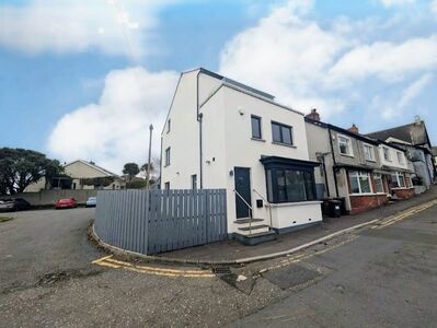 Harbour Road, 4 bedroom Detached House to rent, £1,300 pcm