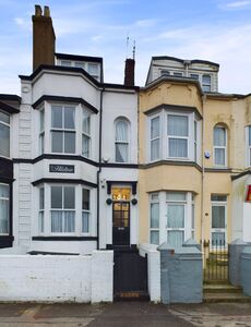 Hilderthorpe Road, 5 bedroom Mid Terrace House for sale, £199,950