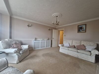 South Marine Drive, 3 bedroom  Flat for sale, £195,000