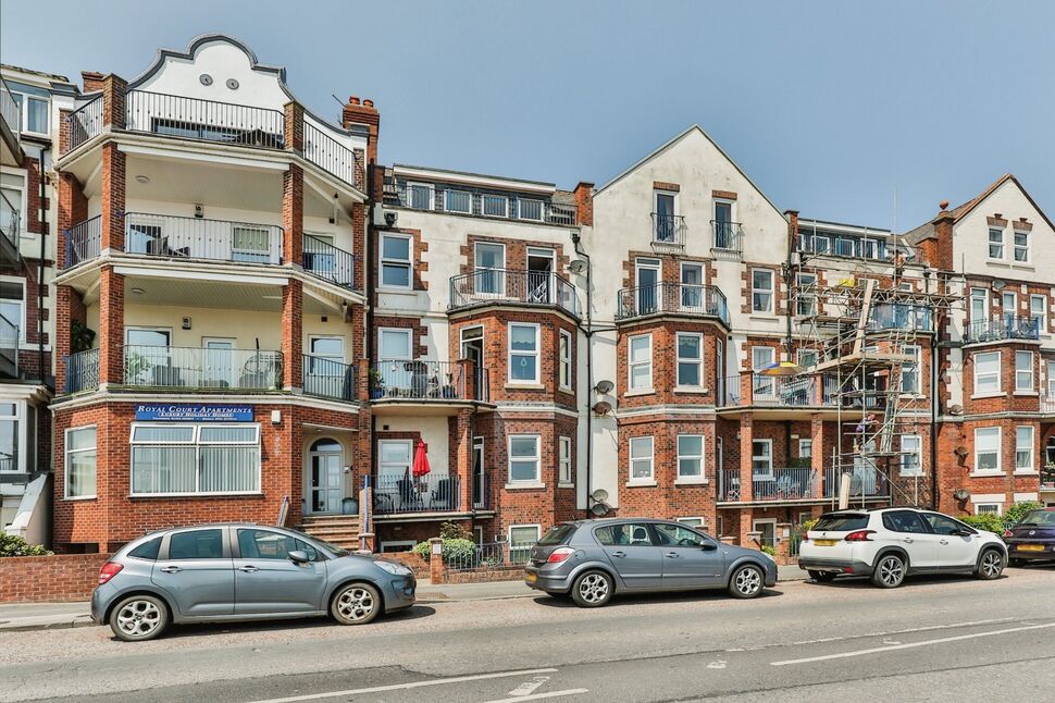 Main image of 3 bedroom  Flat for sale, South Marine Drive, Bridlington, East Yorkshire, YO15