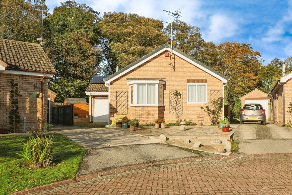 Main image of 3 bedroom Detached Bungalow for sale, Glaisdale Close, Bridlington, East Yorkshire, YO16