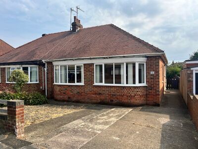 2 bedroom Semi Detached Bungalow for sale