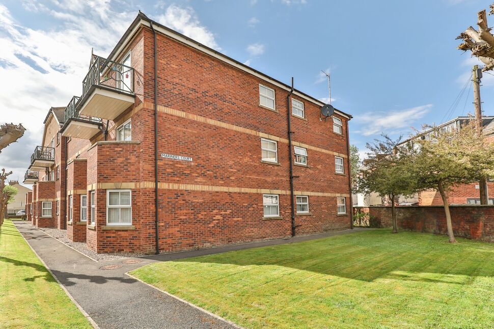 Main image of 2 bedroom  Flat for sale, West Street, Bridlington, East Yorkshire, YO15