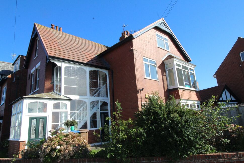 Main image of 4 bedroom  Flat for sale, Trafalgar Crescent, Bridlington, East Yorkshire, YO15