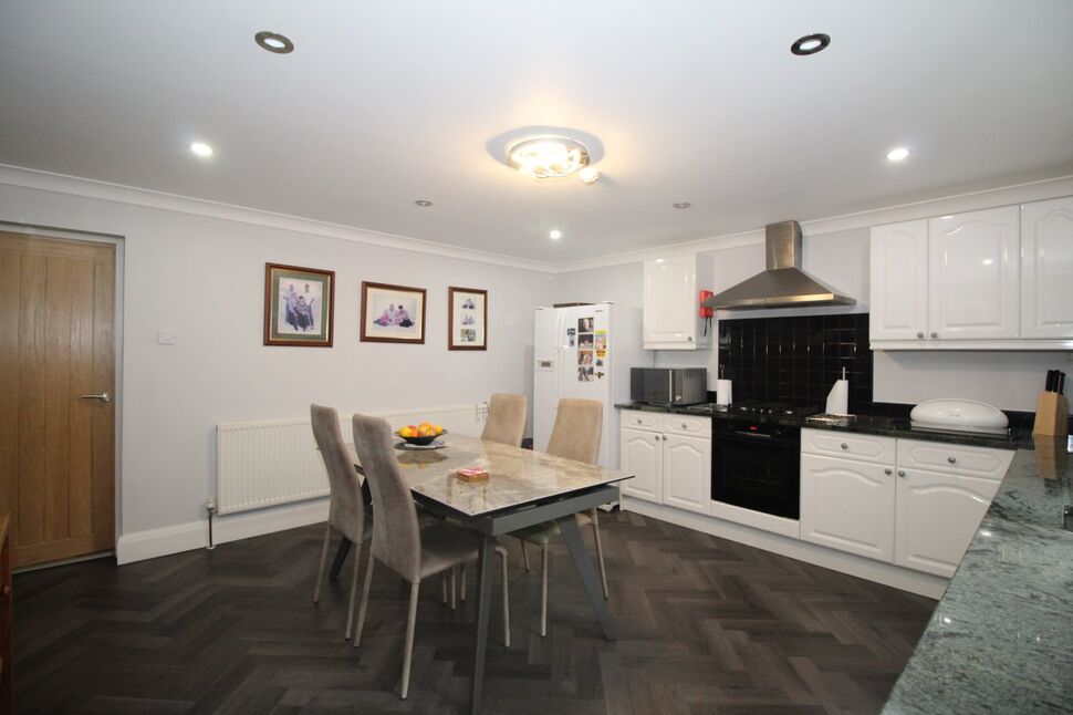 Main image of 2 bedroom  Flat for sale, South Marine Drive, Bridlington, East Yorkshire, YO15